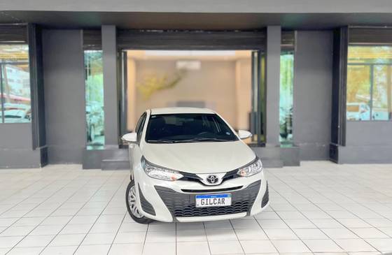 TOYOTA YARIS 1.3 16V FLEX XL LIVE MULTIDRIVE
